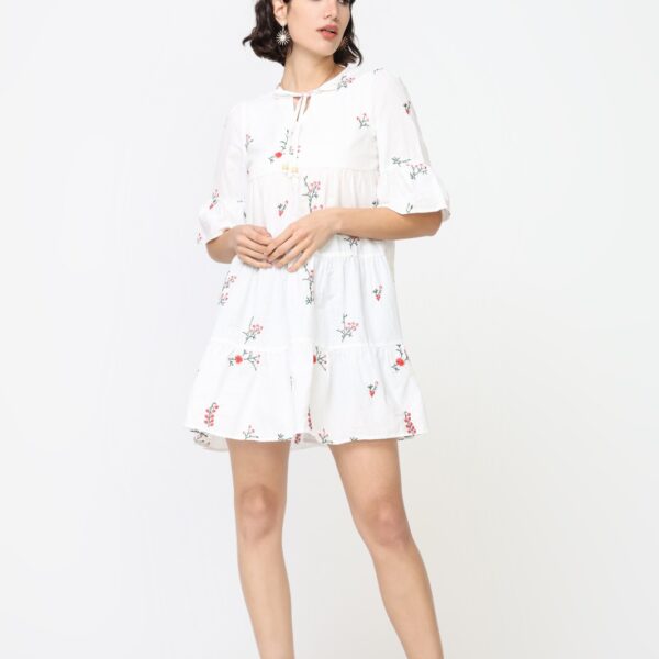 Vestido Corto Blanco Flores Rojas Manga Campana